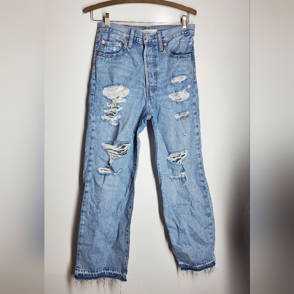 Levi Strauss & Co. Ribcage Straight Ankle.  Size 27